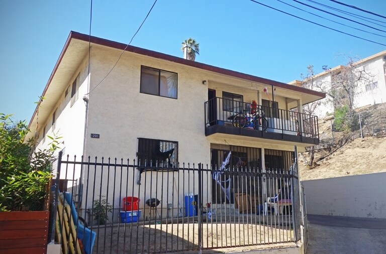 200-202 Avenue 58 in Los Angeles, CA - Foto de edificio