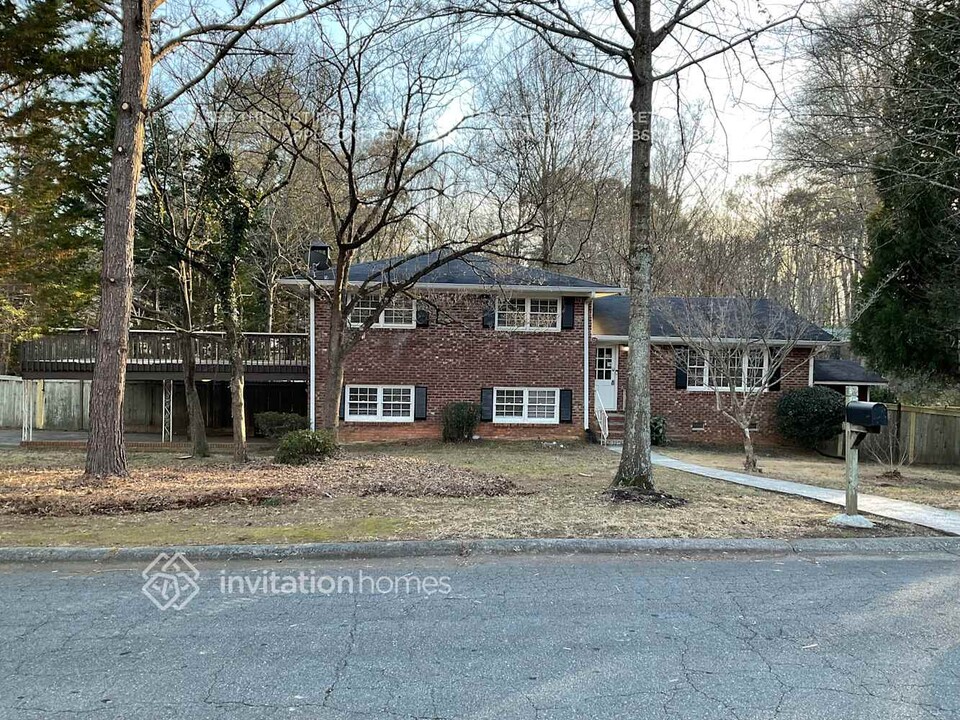 2740 Gettysburg Ln in Marietta, GA - Building Photo