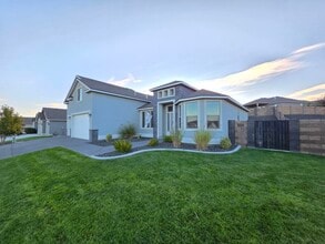 584 Thebes St in West Richland, WA - Building Photo - Building Photo