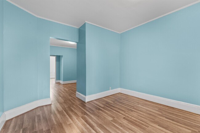 122 Mallory Ave in Jersey City, NJ - Building Photo - Building Photo