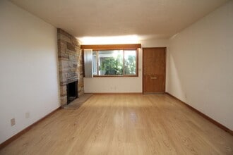 3200-3236 SW Marigold St in Portland, OR - Building Photo - Building Photo