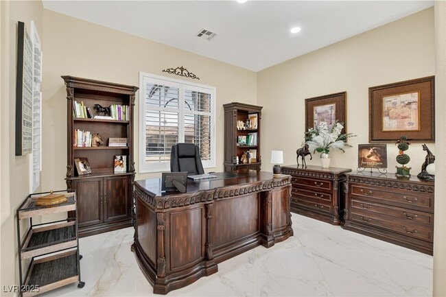 5111 Crown Cypress St in Las Vegas, NV - Building Photo - Building Photo