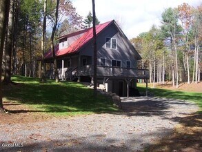 220 Birchwood Pl in Northville, NY - Building Photo - Building Photo