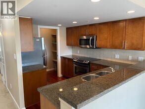 288 Ungless Way in Port Moody, BC - Building Photo - Building Photo