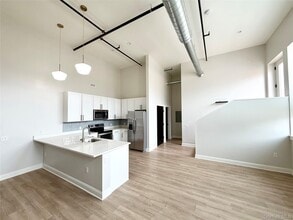 17 Anya Ct in Poughkeepsie, NY - Building Photo - Building Photo