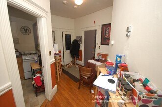 1334 Commonwealth Ave, Unit 26 in Boston, MA - Building Photo - Building Photo
