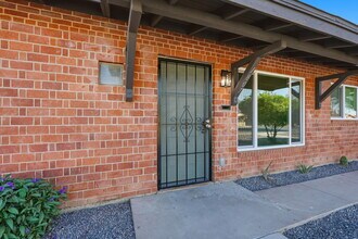 1801 N 18th St in Phoenix, AZ - Foto de edificio - Building Photo