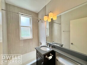 515 W Belmont Ave, Unit 3 in Chicago, IL - Foto de edificio - Building Photo