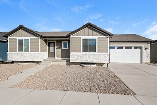 2363 Spring St in Eagle Mountain, UT - Building Photo