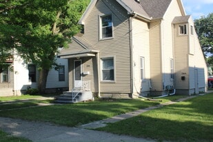 1211 W Michigan Ave, Unit 1211 in Lansing, MI - Building Photo