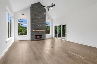 1105 Lipan Trail in Austin, TX - Building Photo - Building Photo