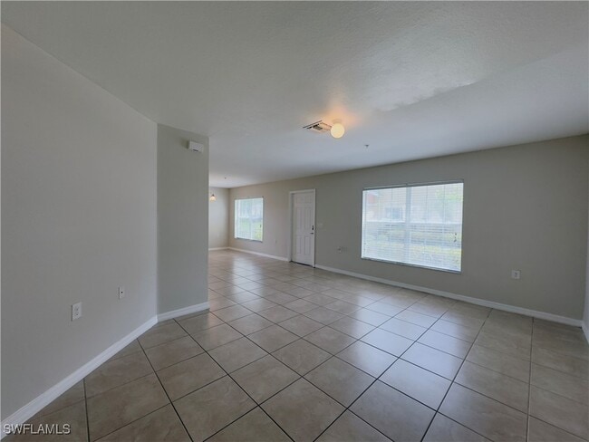 9101 Gervais Cir in Naples, FL - Building Photo - Building Photo