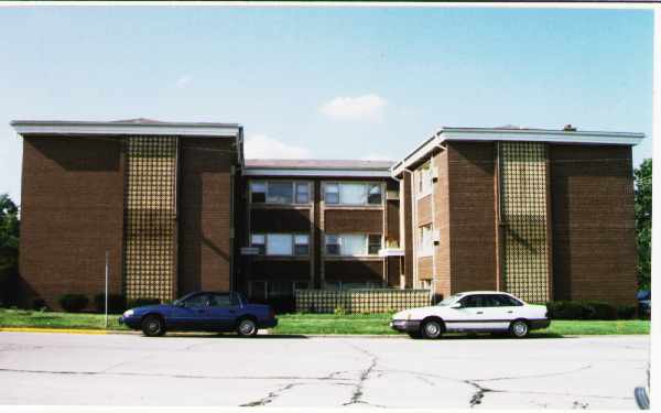 2257 Des Plaines Ave in North Riverside, IL - Foto de edificio