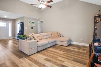 1217 Cardinal Creek Dr in Clarksville, TN - Building Photo - Building Photo