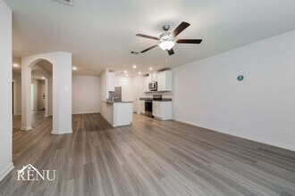 10494 Red Cardinal Dr in Cleveland, TX - Building Photo - Building Photo