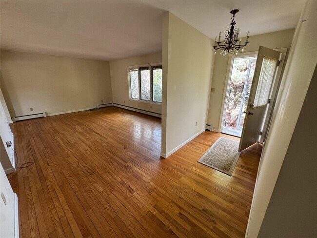 8 Allhusen Rd in New Paltz, NY - Building Photo - Building Photo