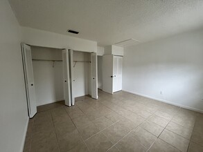 4817 W McElroy Ave in Tampa, FL - Building Photo - Building Photo