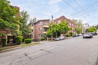 MONTIANA CONDOMINIUM in Seattle, WA - Building Photo - Building Photo