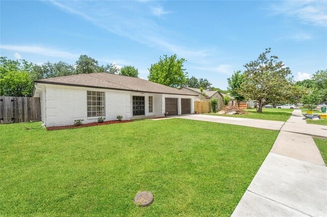 10530 Tenneco Dr in Houston, TX - Building Photo - Building Photo