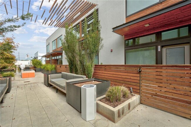 2002 E 7th St in Austin, TX - Building Photo - Building Photo