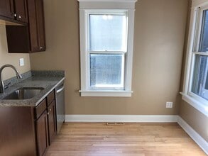 116 N Adams St in Westmont, IL - Building Photo - Building Photo