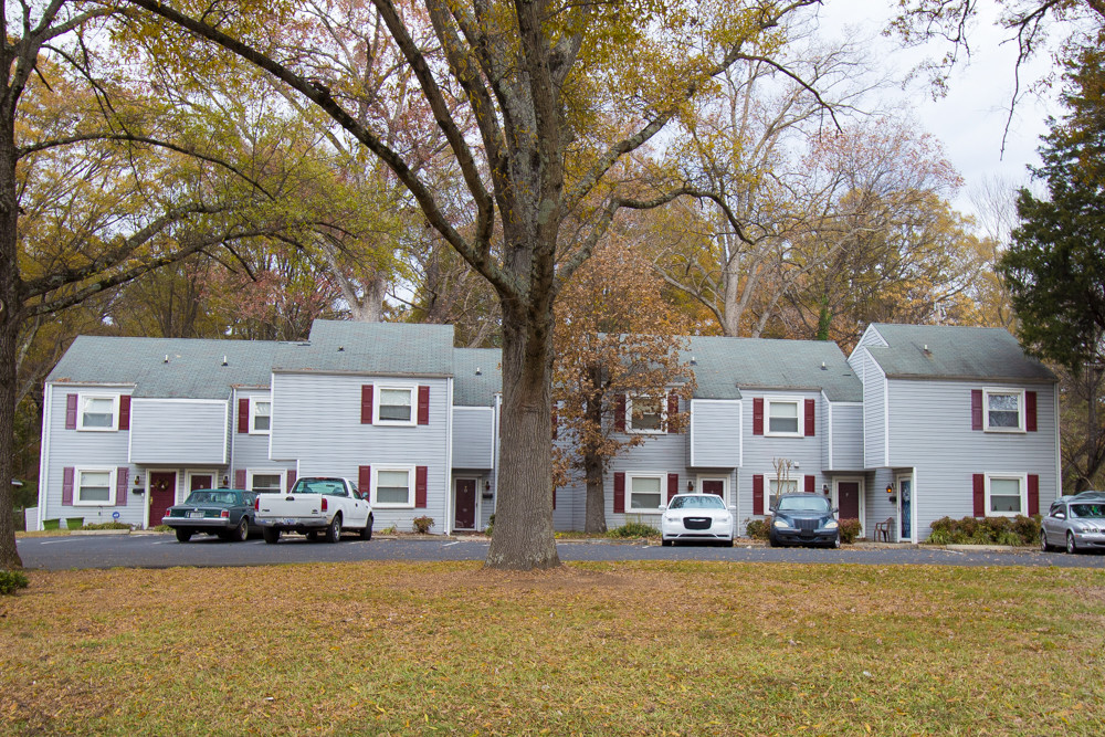 4401 Rolling Hill Dr in Charlotte, NC - Building Photo