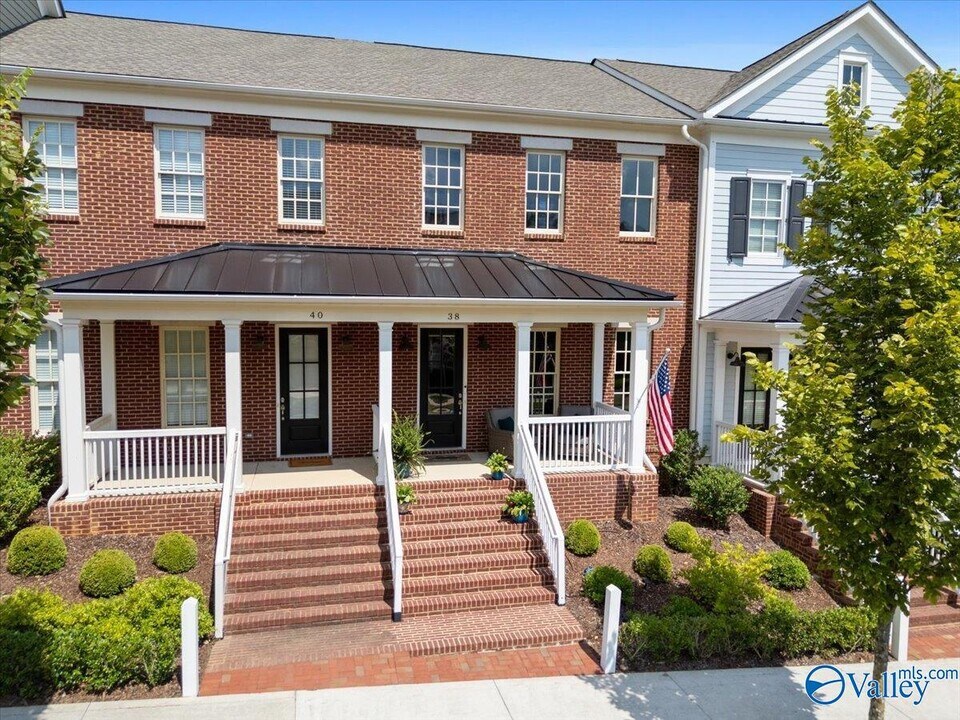 38 Pine St in Huntsville, AL - Building Photo