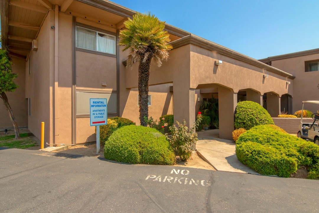 Spring Glen Apartments in Modesto, CA - Foto de edificio