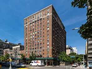 242 E 19th St in New York, NY - Building Photo - Building Photo