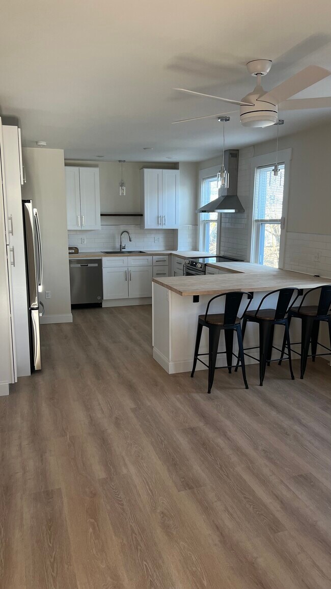 44 E Bowery St, Unit 1 in Newport, RI - Building Photo - Building Photo