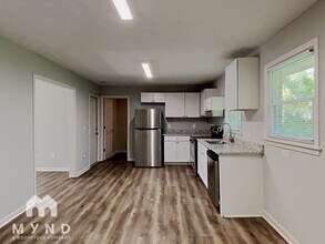 2728 Columbia Dr in Decatur, GA - Building Photo - Building Photo