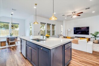 276 Double L Dr in Dripping Springs, TX - Building Photo - Building Photo