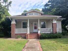305 Old Point Ave in Hampton, VA - Building Photo