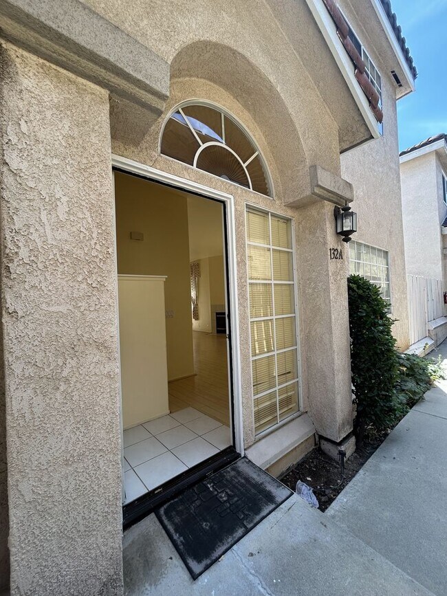 132 N Atlantic Blvd in Alhambra, CA - Building Photo - Building Photo