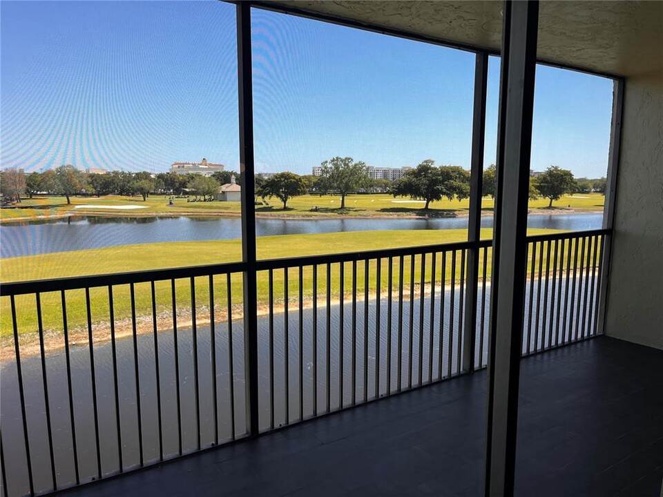3100 W Rolling Hills Cir, Unit 403 in Davie, FL - Building Photo
