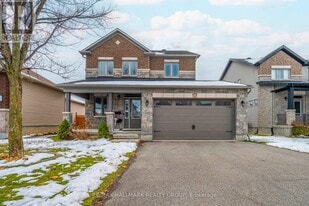 661 Bruxelles St in Embrun, ON - Building Photo