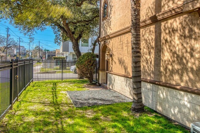 1250 Utah St in Houston, TX - Building Photo - Building Photo
