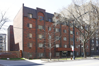 5820 N Sheridan Rd in Chicago, IL - Building Photo - Building Photo