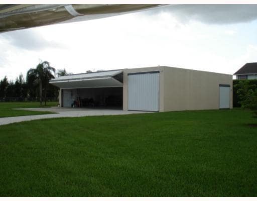 6852 Skyline Dr in Delray Beach, FL - Building Photo - Building Photo