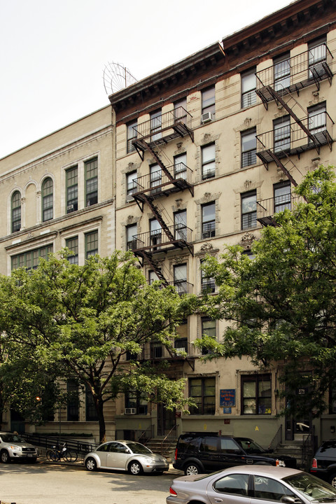 277 E Fourth St in New York, NY - Foto de edificio