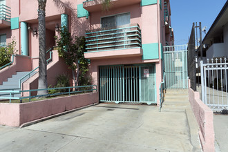 St. Andrews Pl. Apartments in Los Angeles, CA - Building Photo - Building Photo