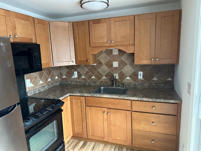 454 Winnacunnet Rd in Hampton, NH - Building Photo - Building Photo