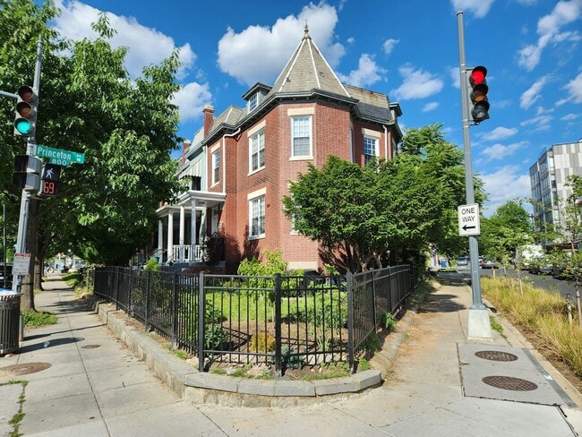 3647 New Hampshire Ave NW in Washington, DC - Building Photo - Building Photo
