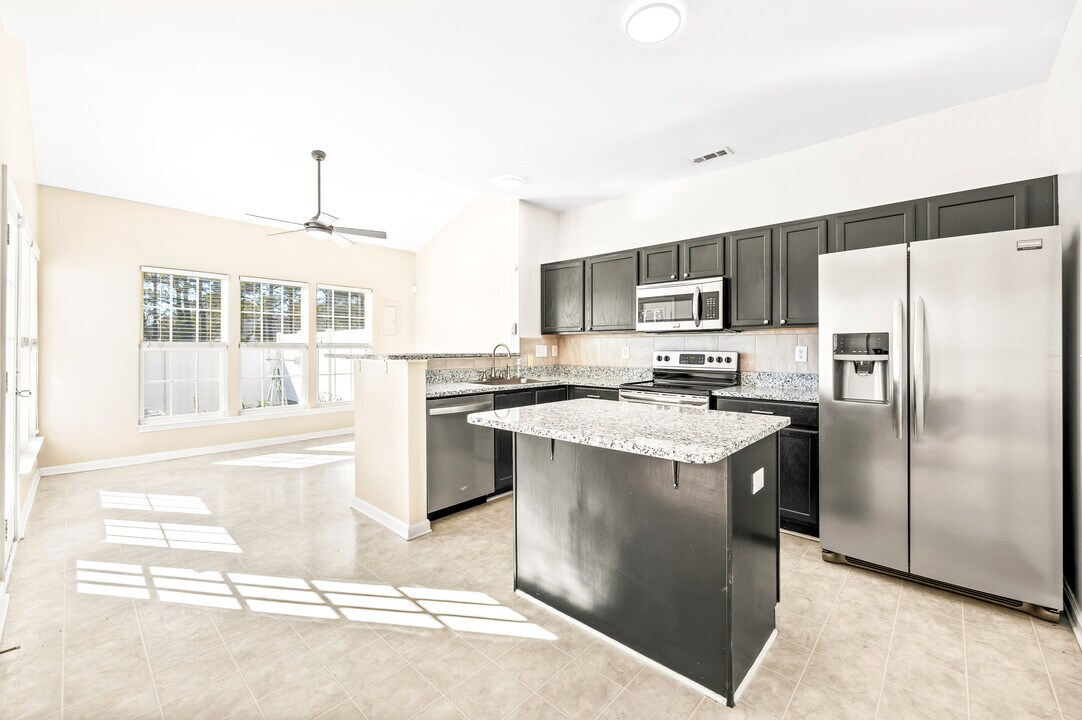 106 Kase Ct in Mooresville, NC - Building Photo