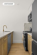 950A Greene Ave in Brooklyn, NY - Building Photo - Building Photo