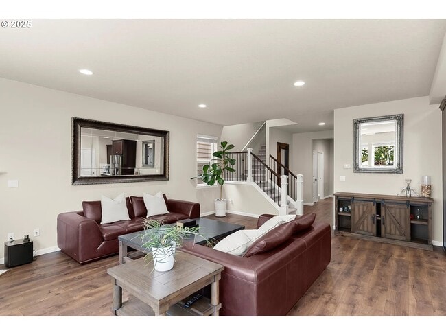 16954 NW Antonio St in Portland, OR - Building Photo - Building Photo