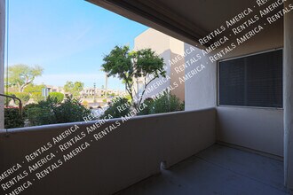 11333 N 92nd St, Unit 1003 in Scottsdale, AZ - Building Photo - Building Photo
