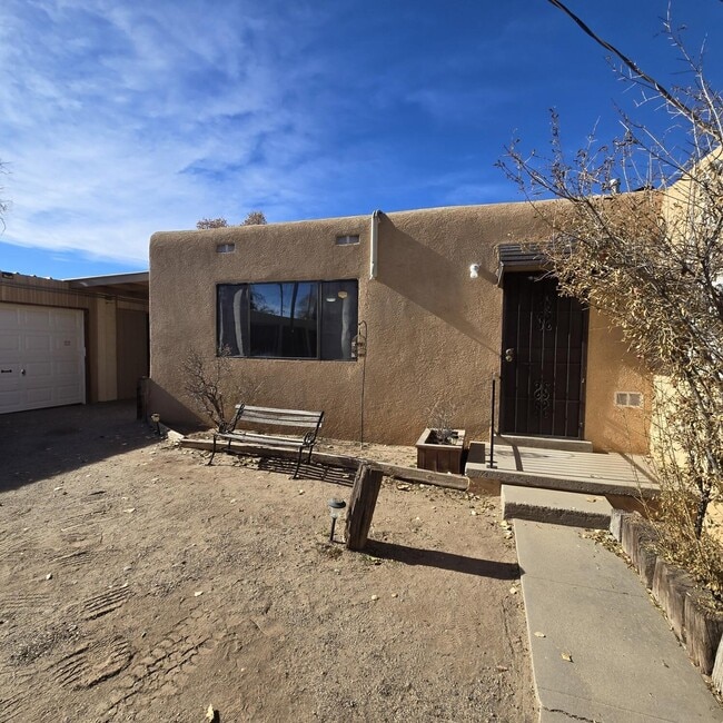 358 Pueblo Solano Rd NW in Los Ranchos de Albuquerque, NM - Building Photo - Building Photo
