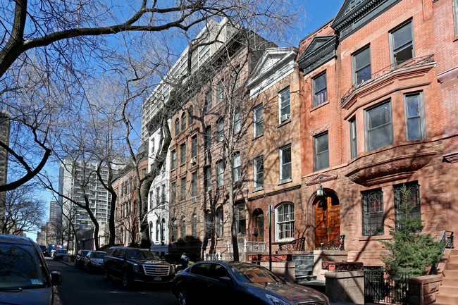 49 W 94th St in New York, NY - Foto de edificio - Building Photo