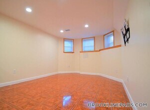 73 Thatcher St in Brookline, MA - Building Photo - Building Photo